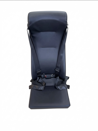 2 seats with seat belts